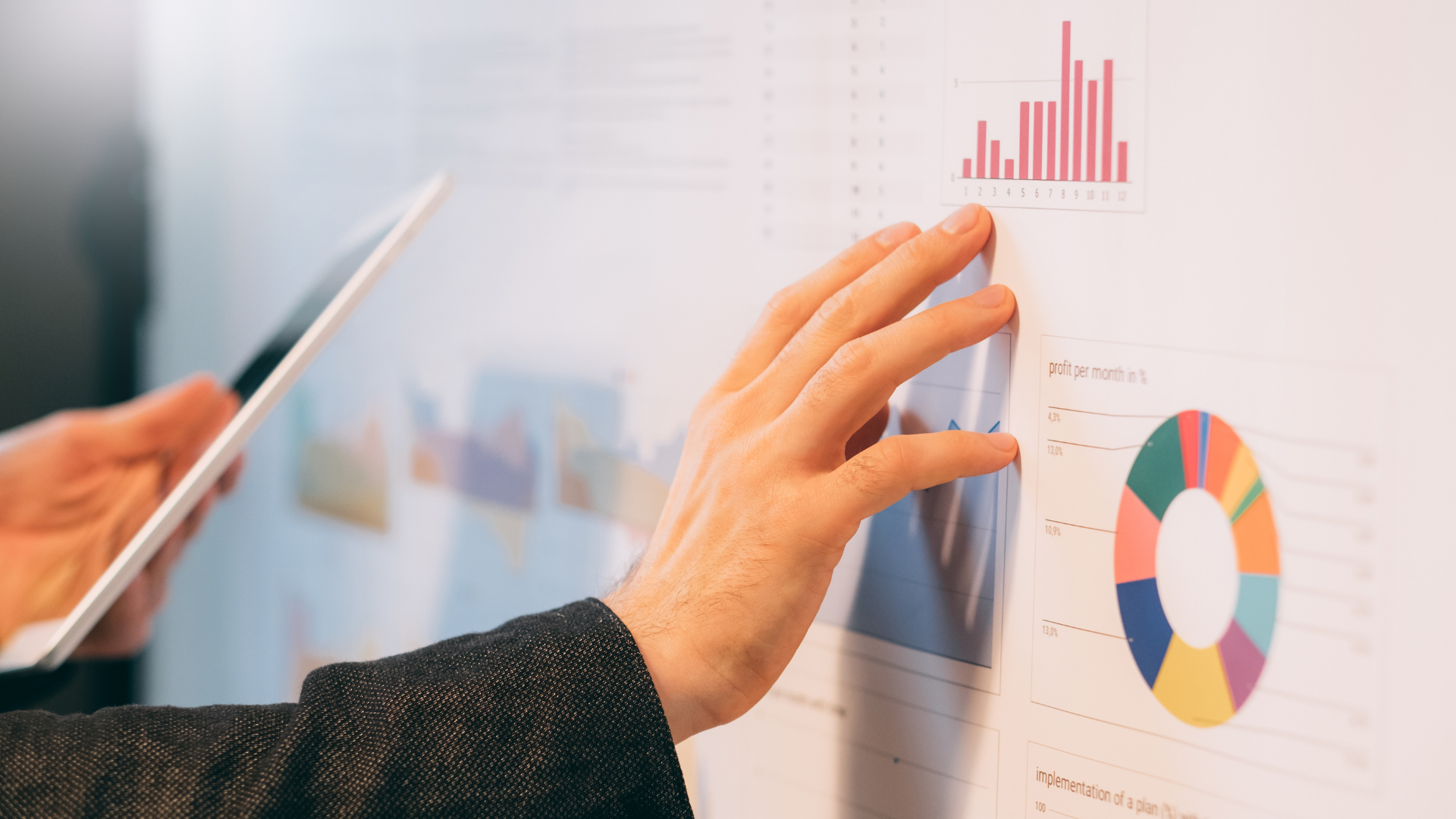 Copper gears close-up from Unsplash